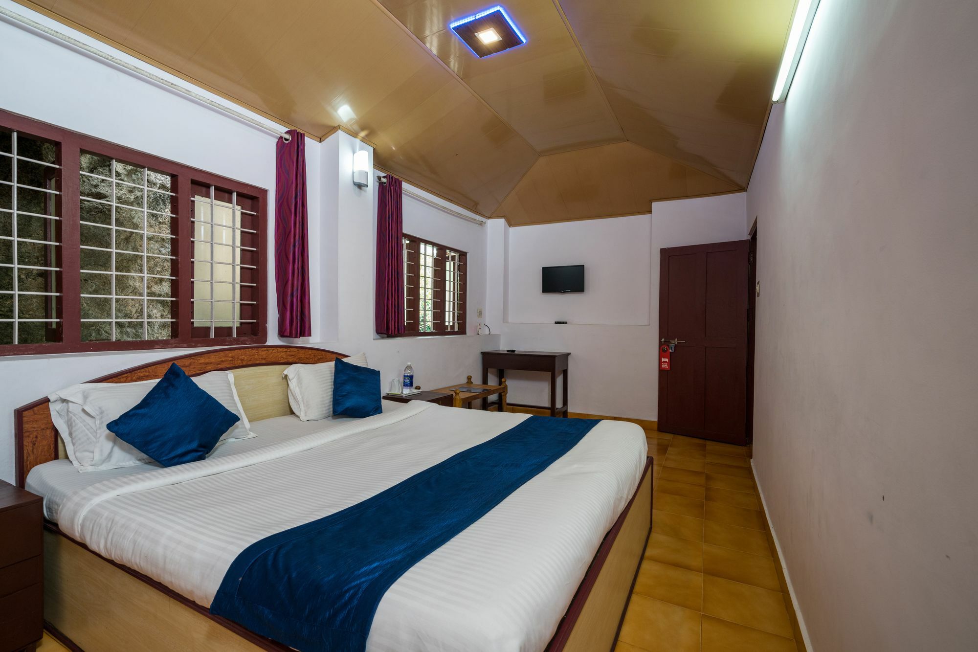Oyo 10262 Rock Hotel 3*