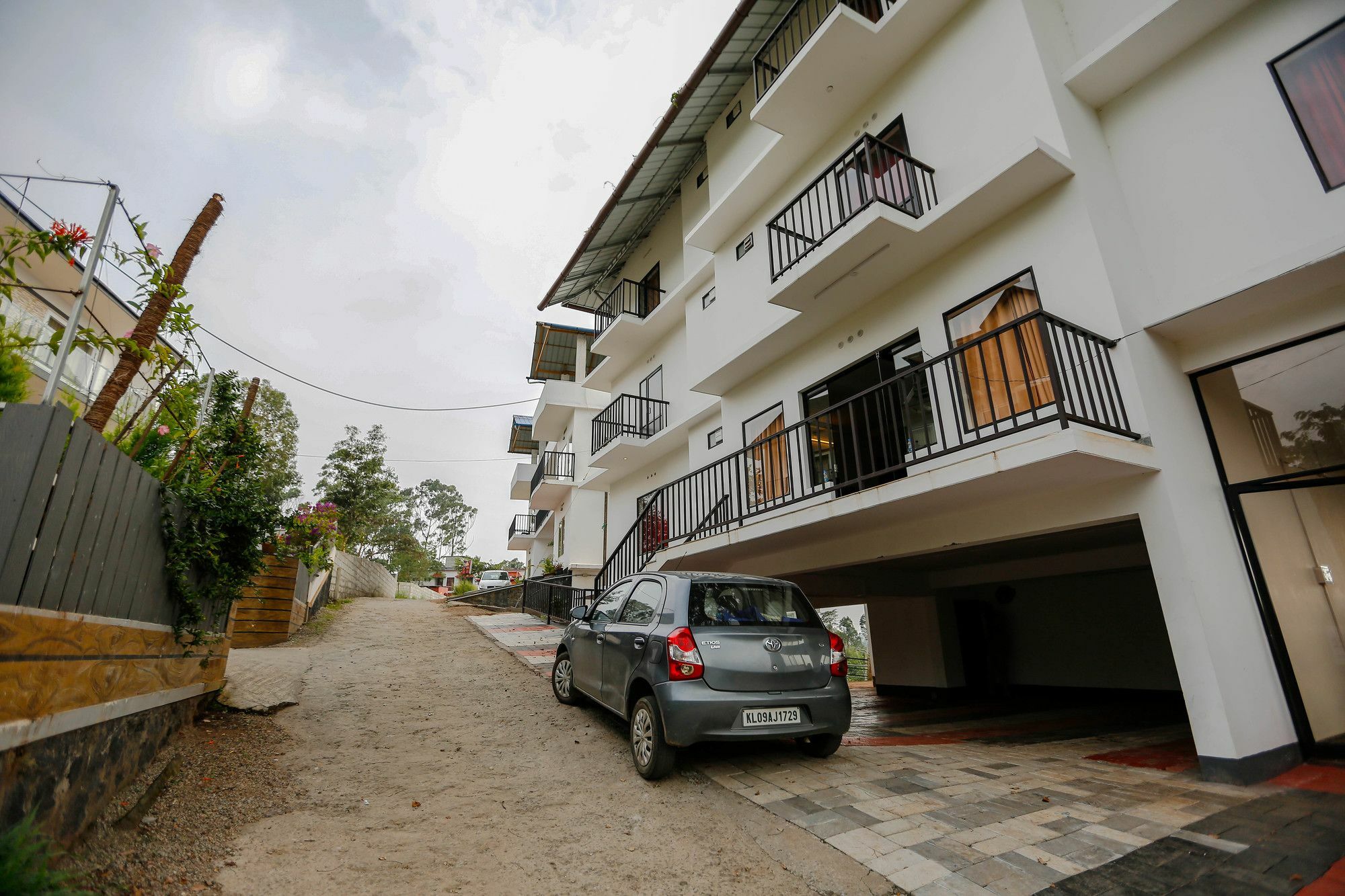 Diamond Hills Hotel