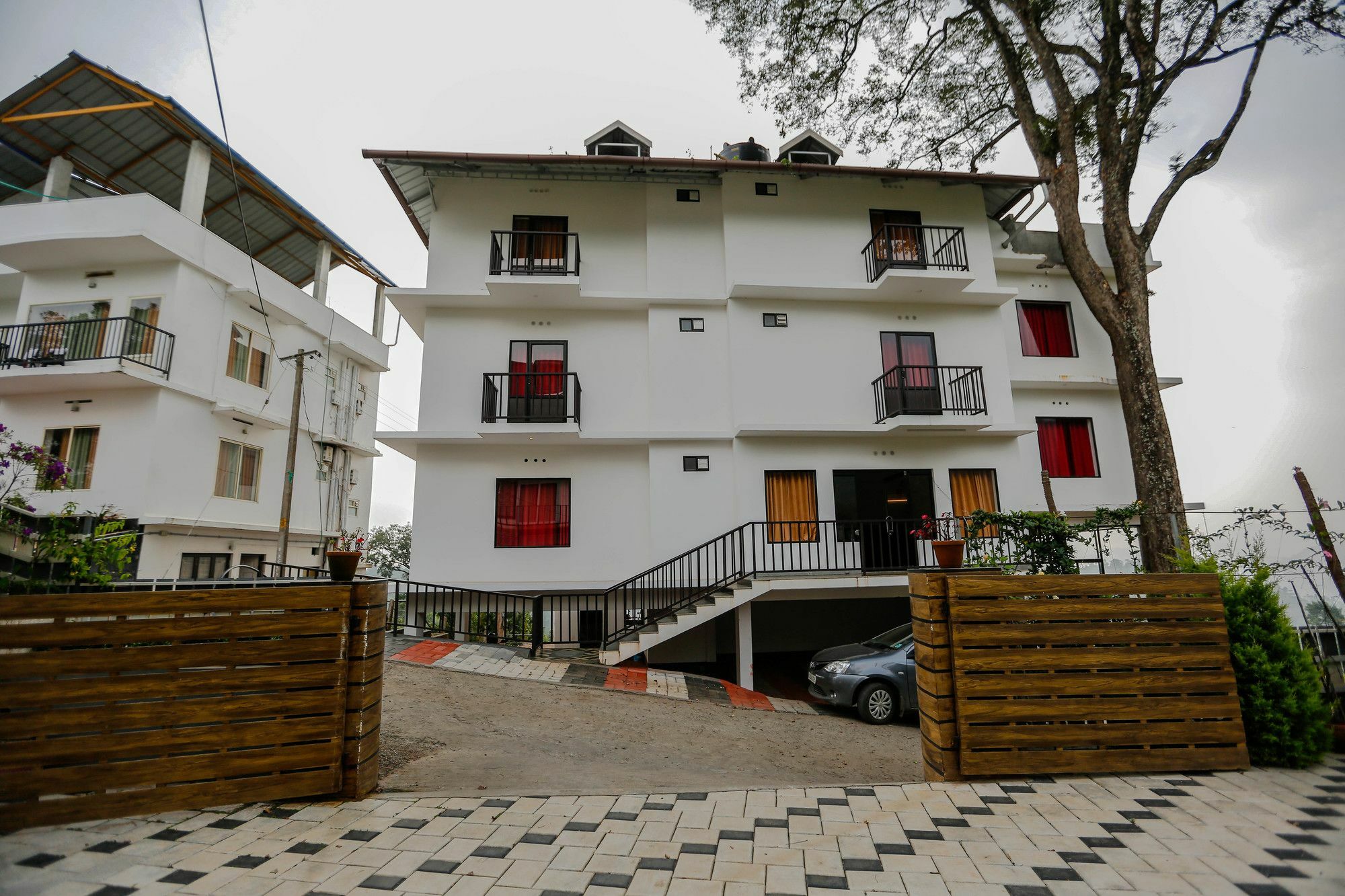 Diamond Hills Hotel 3*