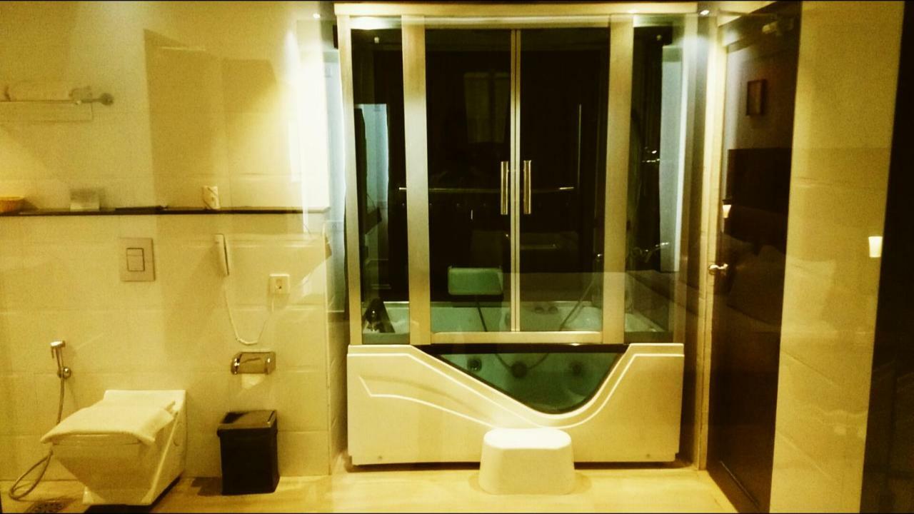 Gokulam Park Hotel