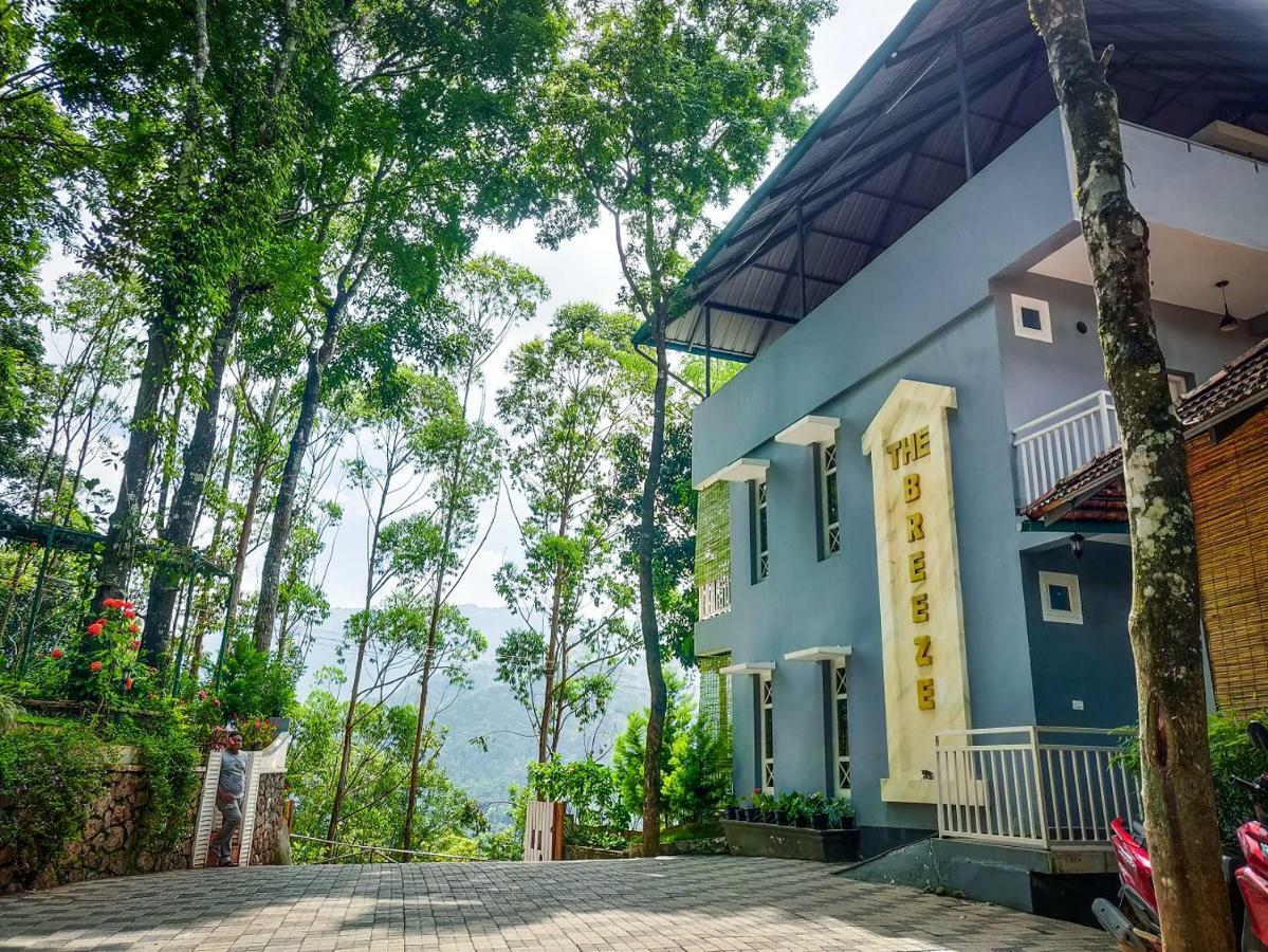The Breeze 3*