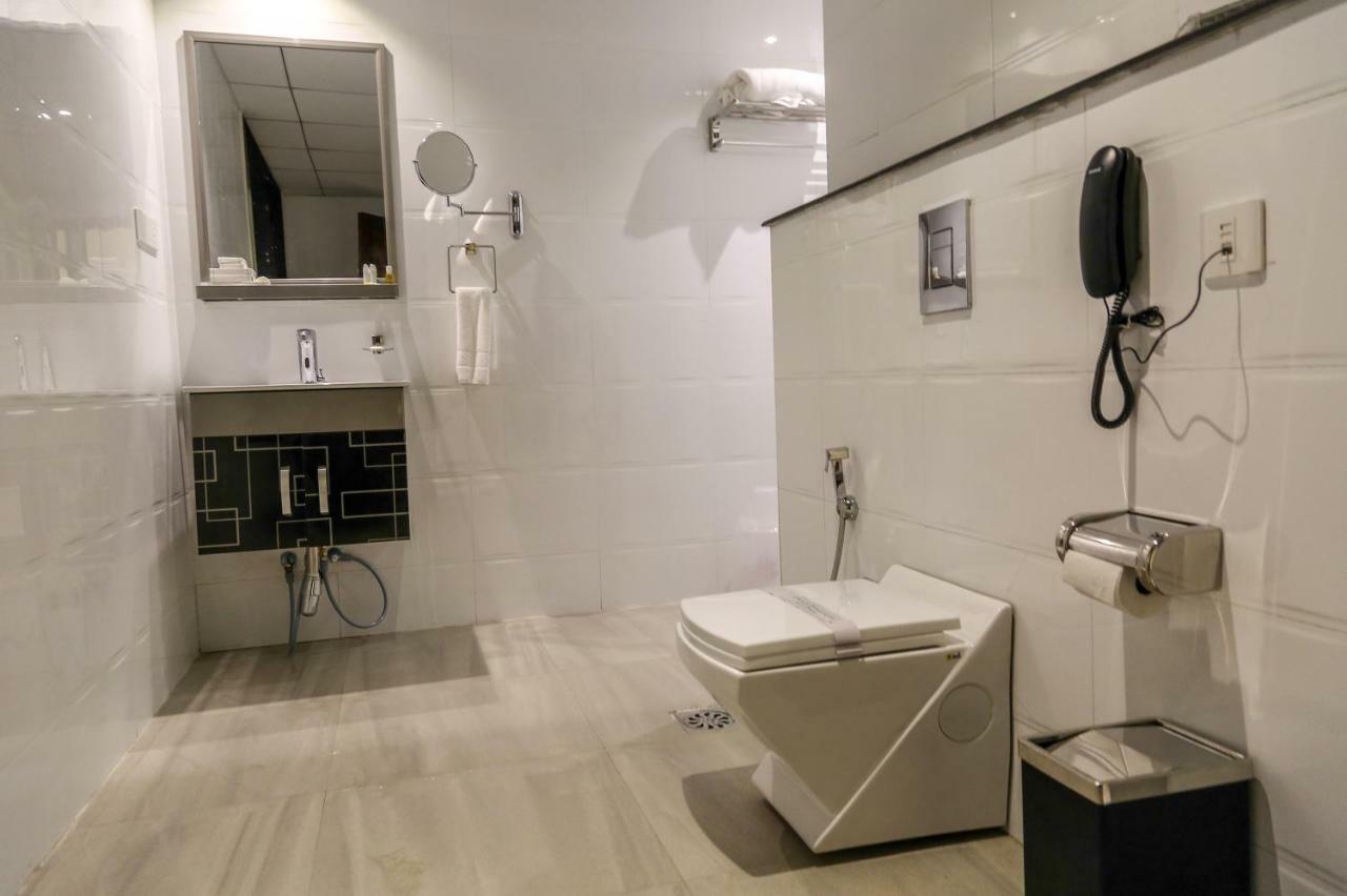 Hotel Gokulam Park 4*