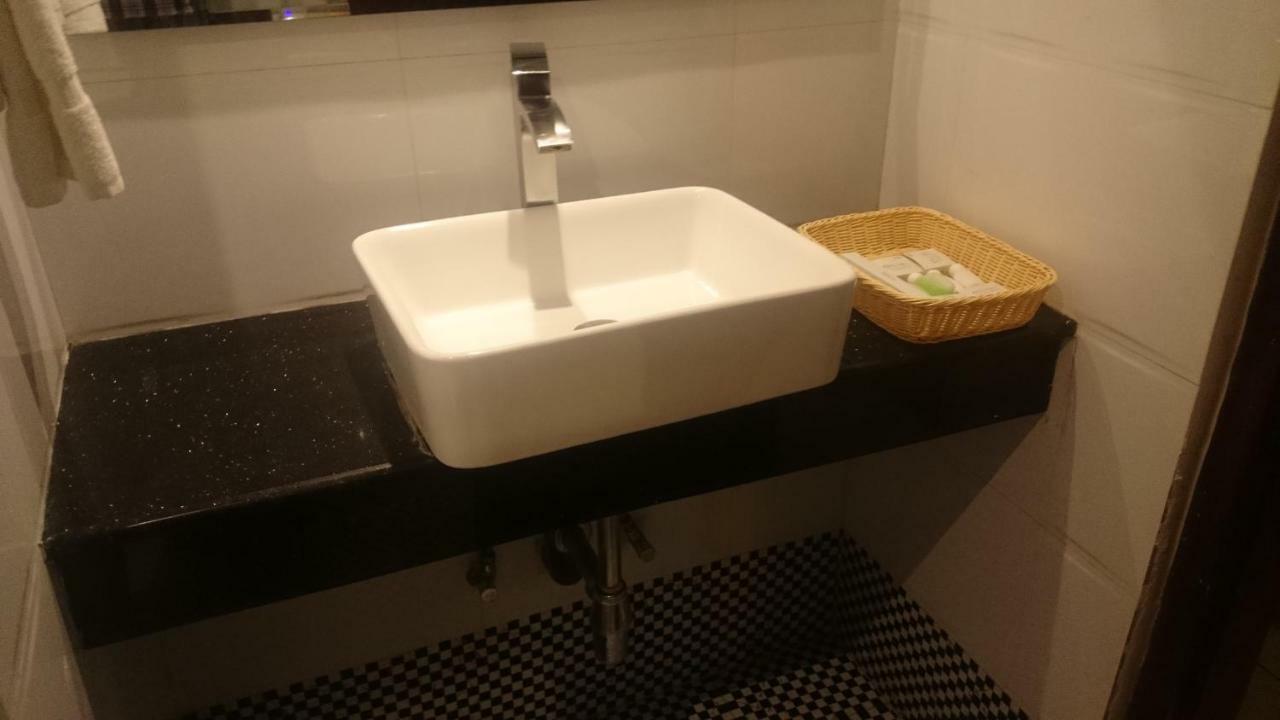 Gokulam Park Hotel