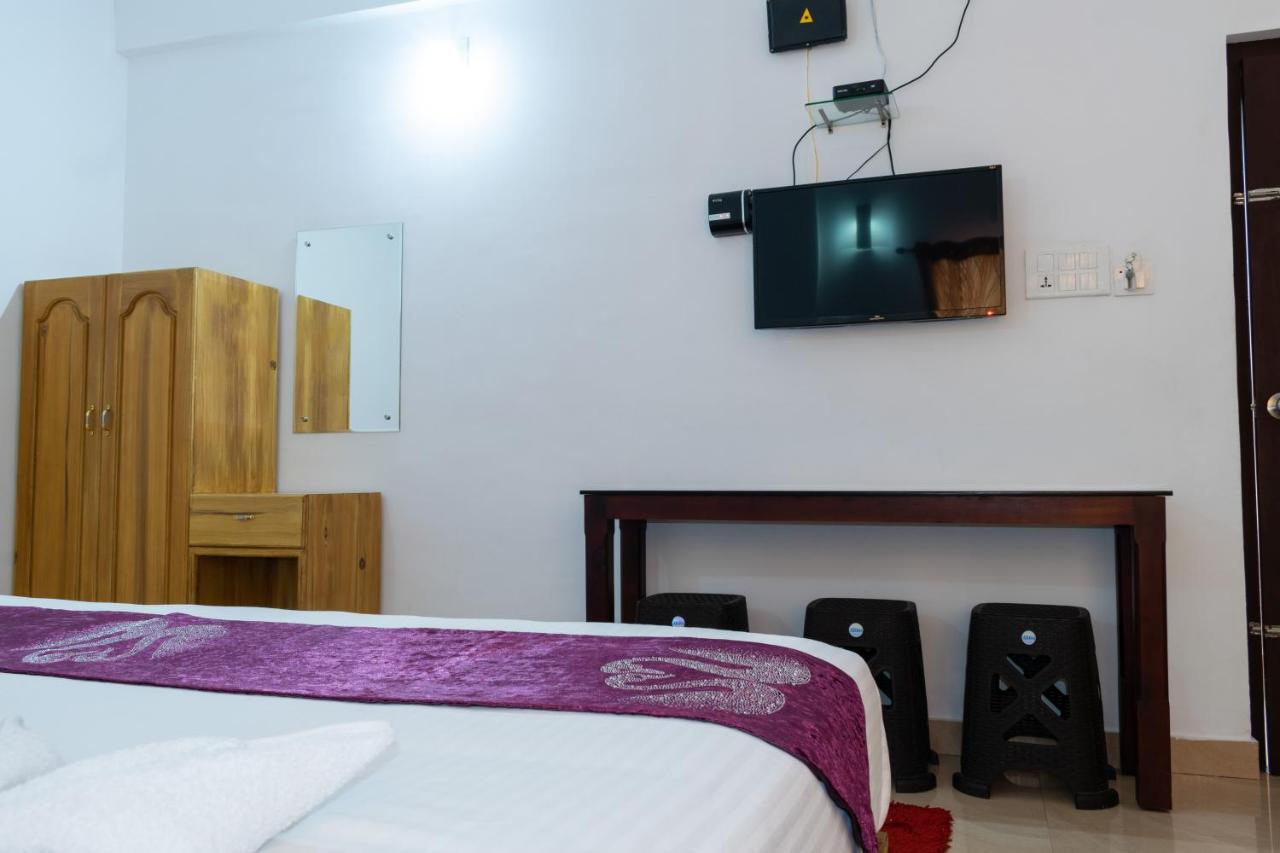 Pine Tree Hotel Munnar