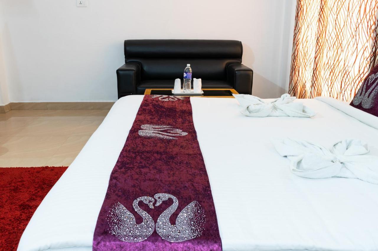 Pine Tree Hotel 3*