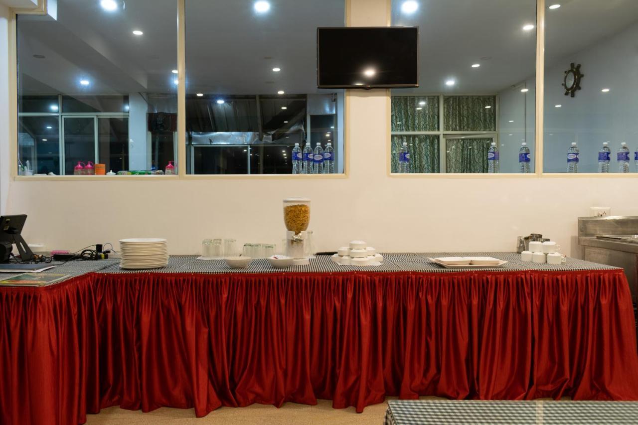 Pine Tree Hotel