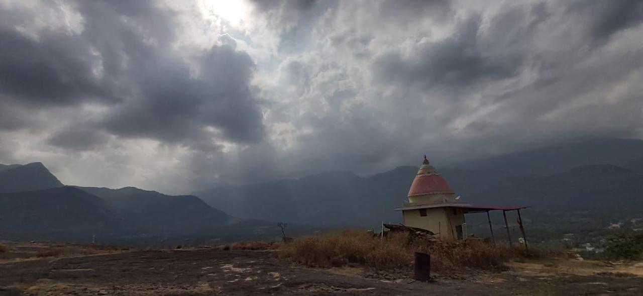 Marayoor Tourist Hotel *