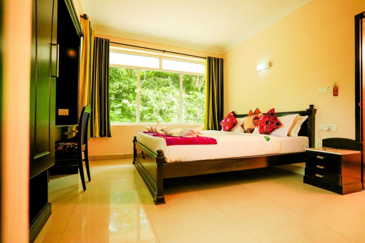 Hotel Emerald