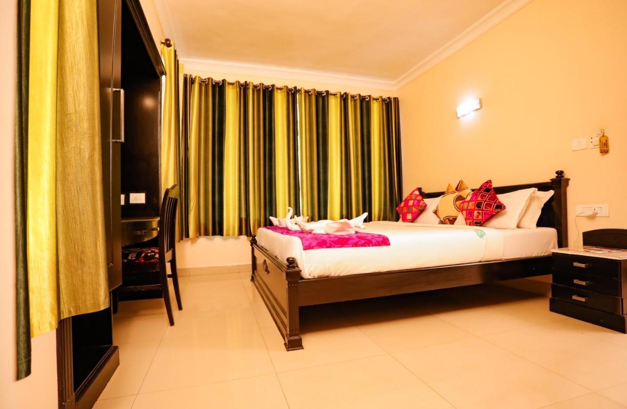 Hotel Emerald 3*
