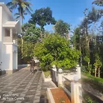4Bhk White Snow Spacious Holiday Home Munnar