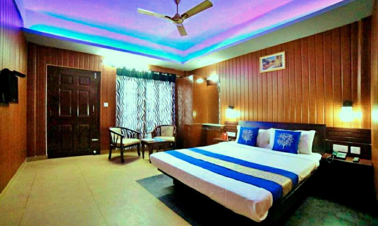 Hotel Red Castle *