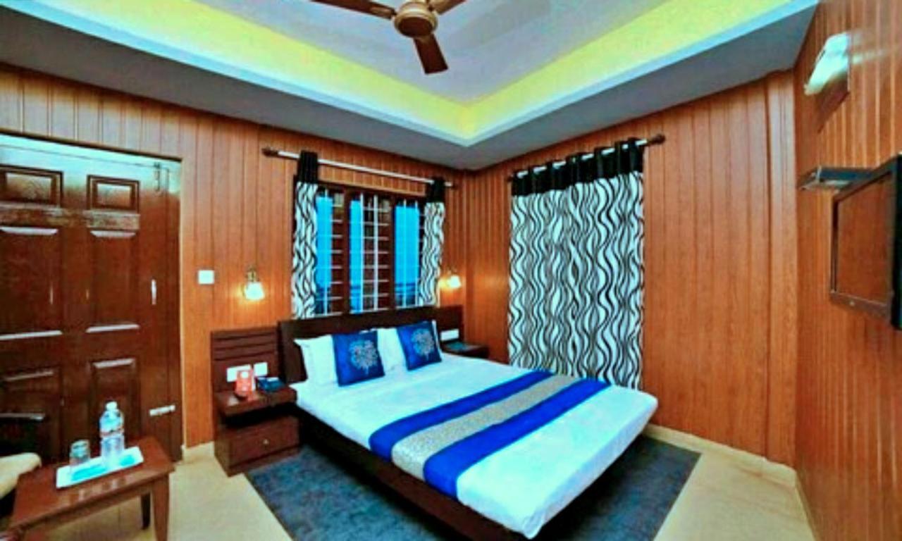 Hotel Red Castle