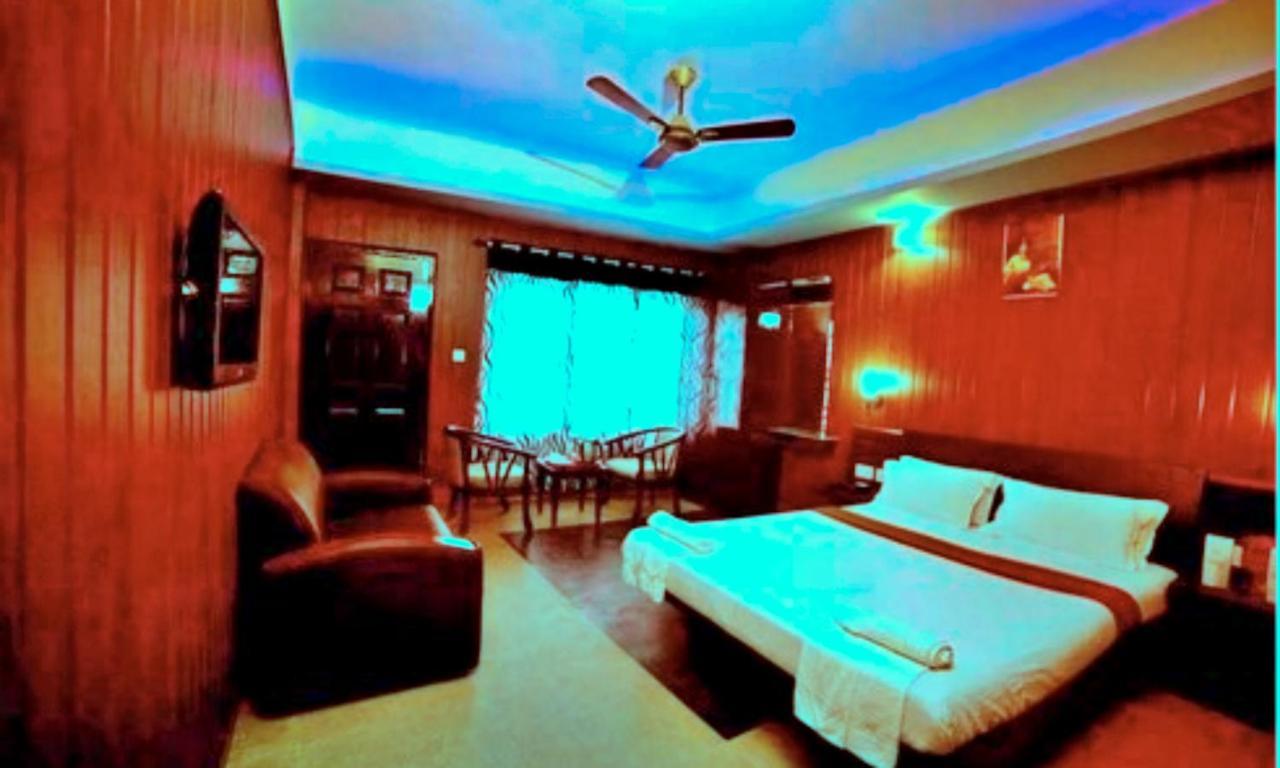 Hotel Red Castle