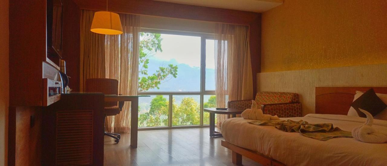 Hotel Devonshire Greens - The Leisure And Munnar