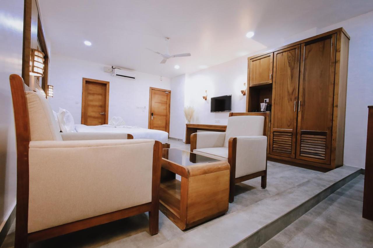 White House, Resort Munnar