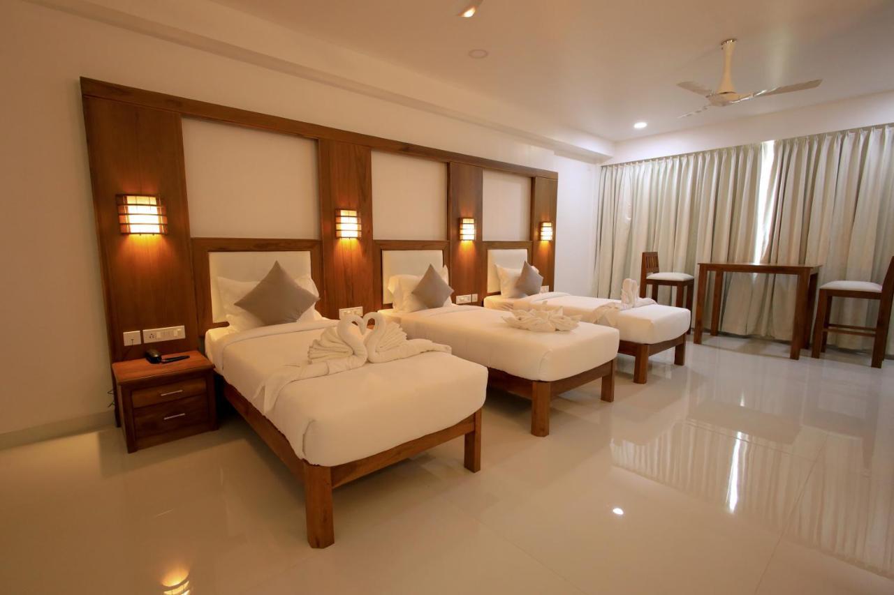 White House, 4*