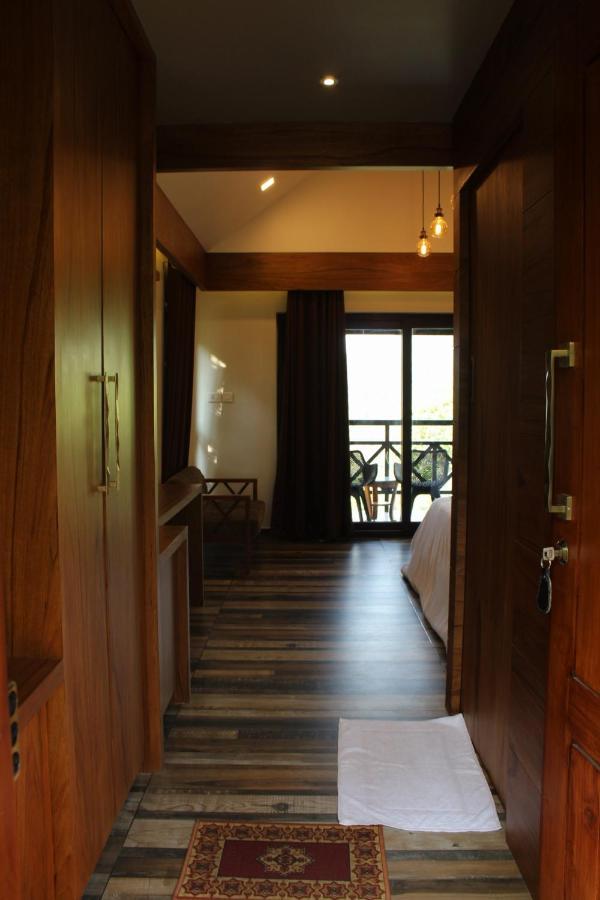 Resort The Wild Trails Clarks Exotica , *