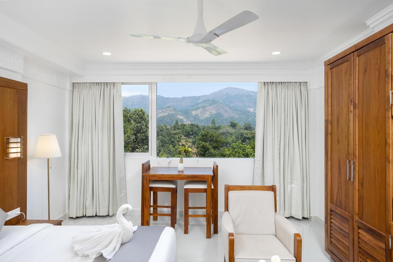 White House, 4*