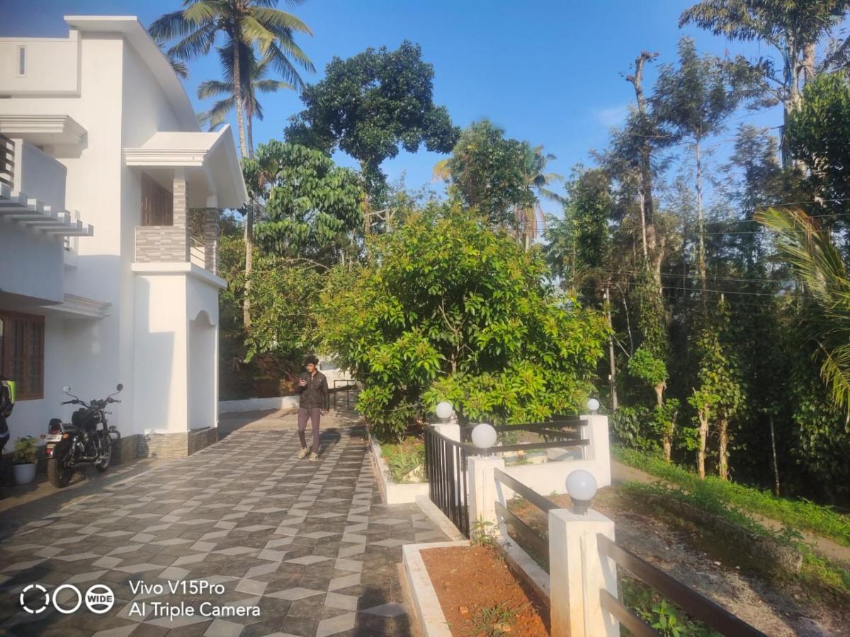 4bhk White Snow Spacious *