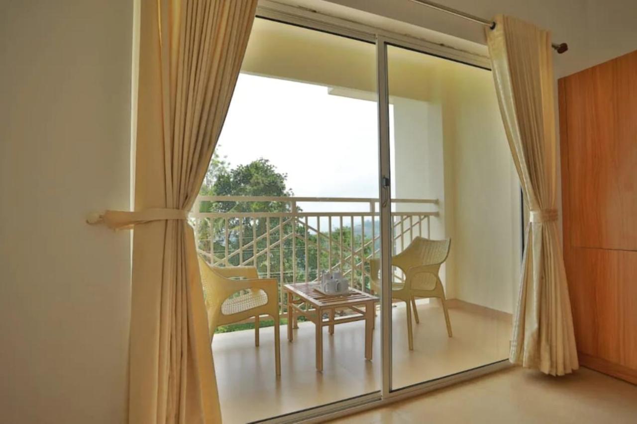 Iceberg Hill View Resort *