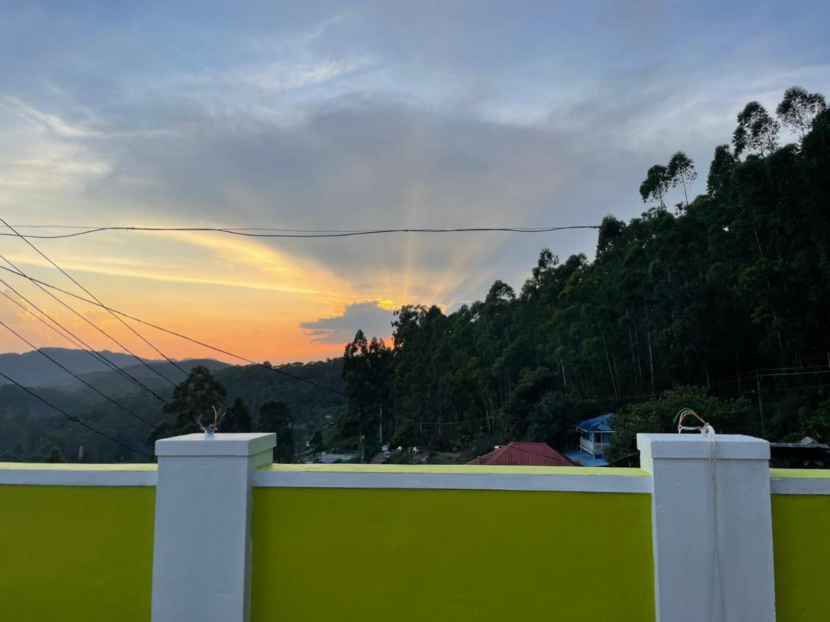 Mountain Cheers * Munnar