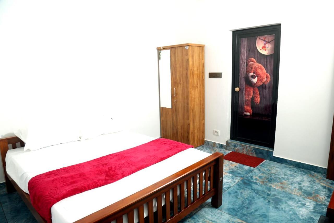 Golden Cherry Homestay Munnar