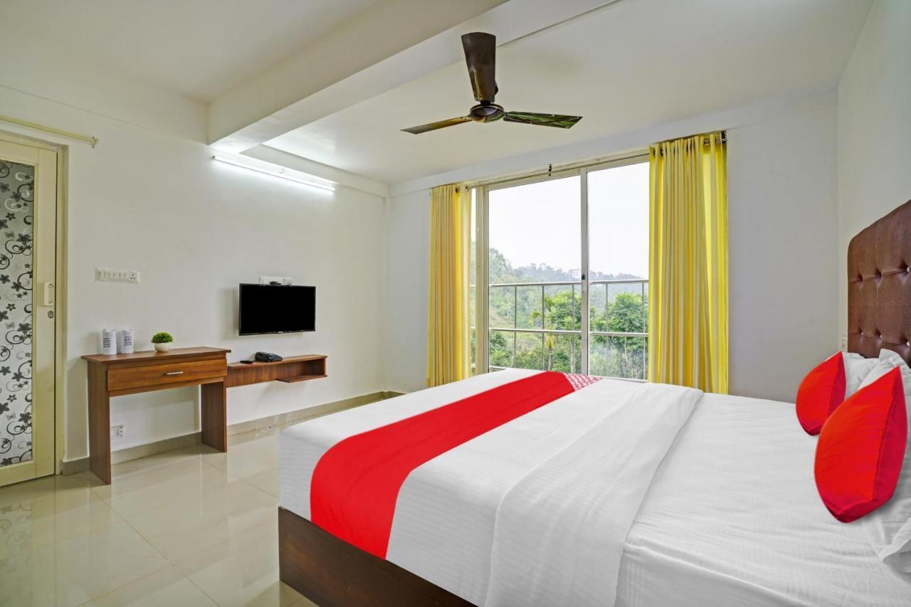 Oyo Flagship 81260 Star Lights 3*