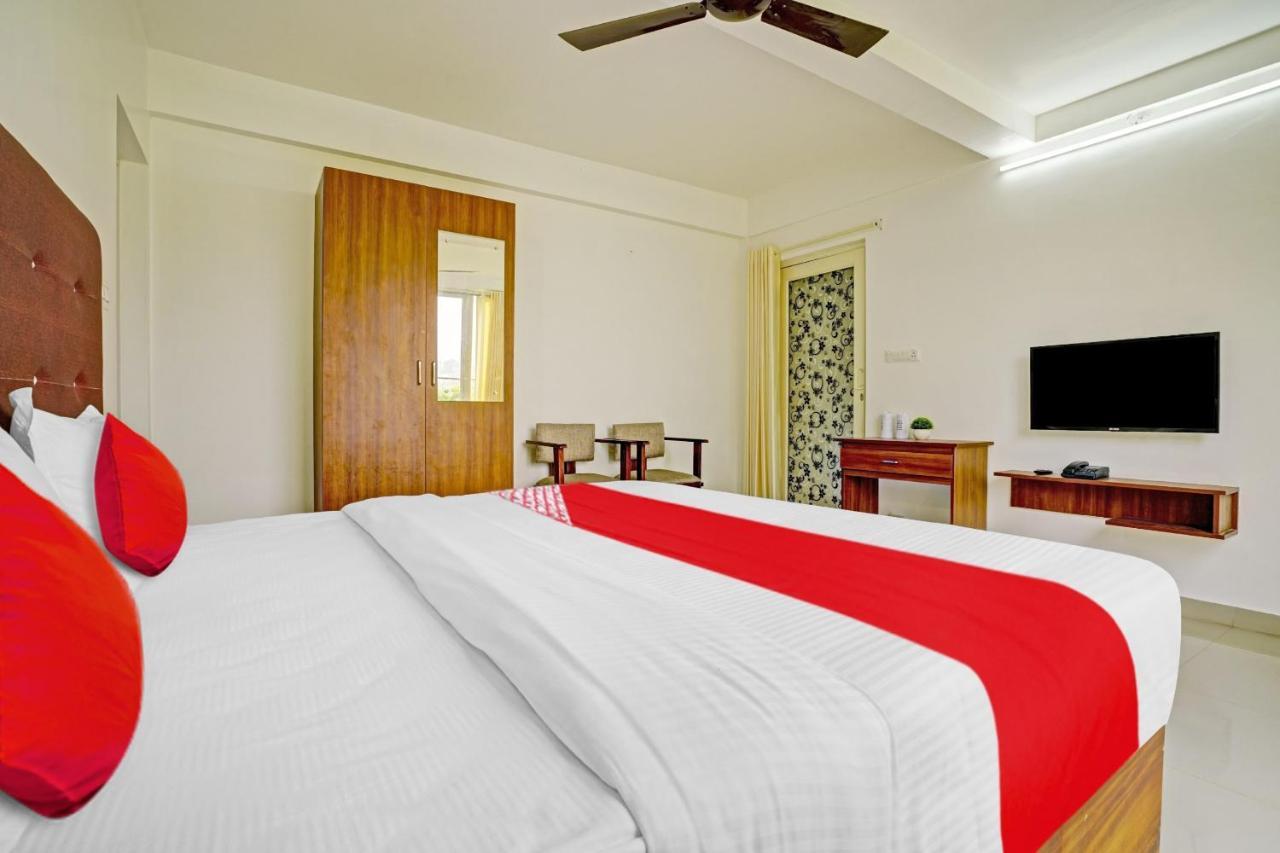 Oyo Flagship 81260 Star Lights Hotel