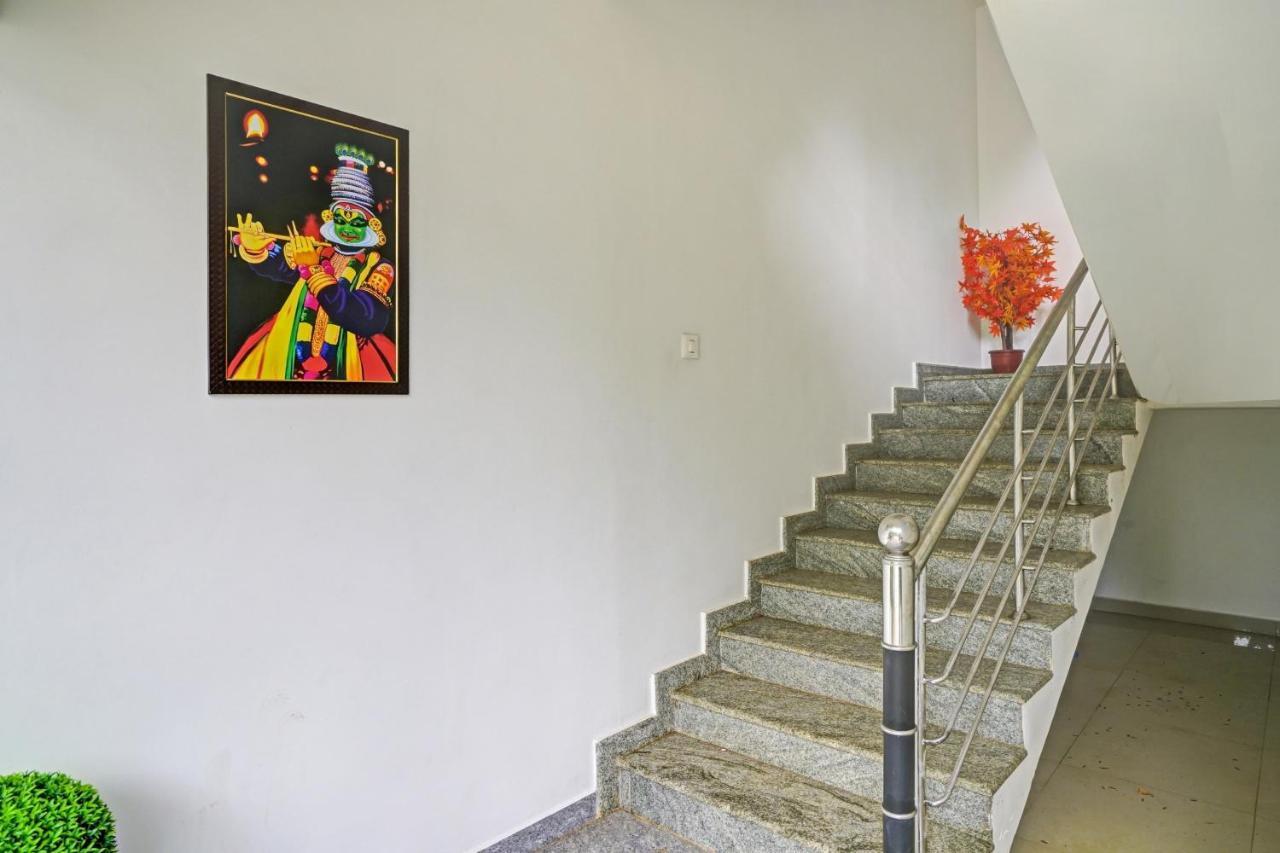 Oyo Flagship 81260 Star Lights Hotel Munnar