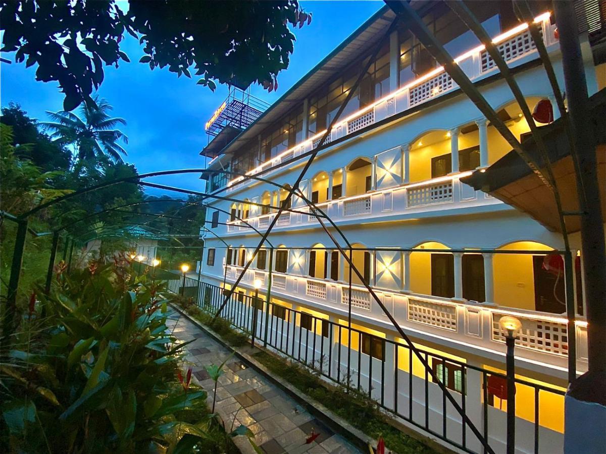Hotel Purna Rivera Munnar