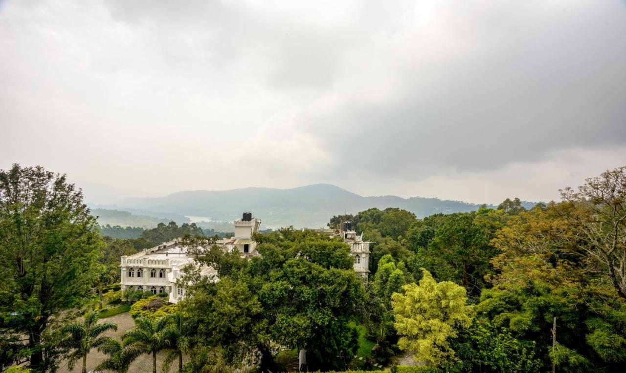 Hotel Itsy Classiyo Crown With Balcony Munnar