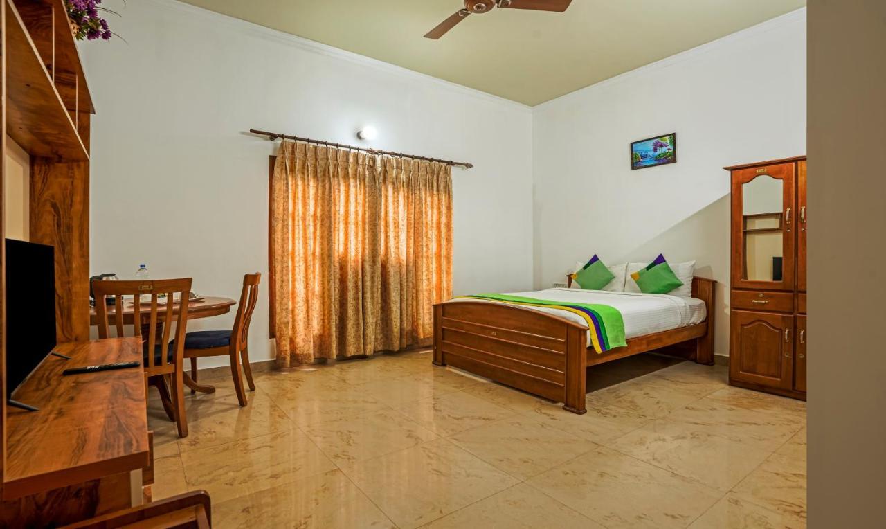 Itsy Classiyo Crown With Balcony Munnar
