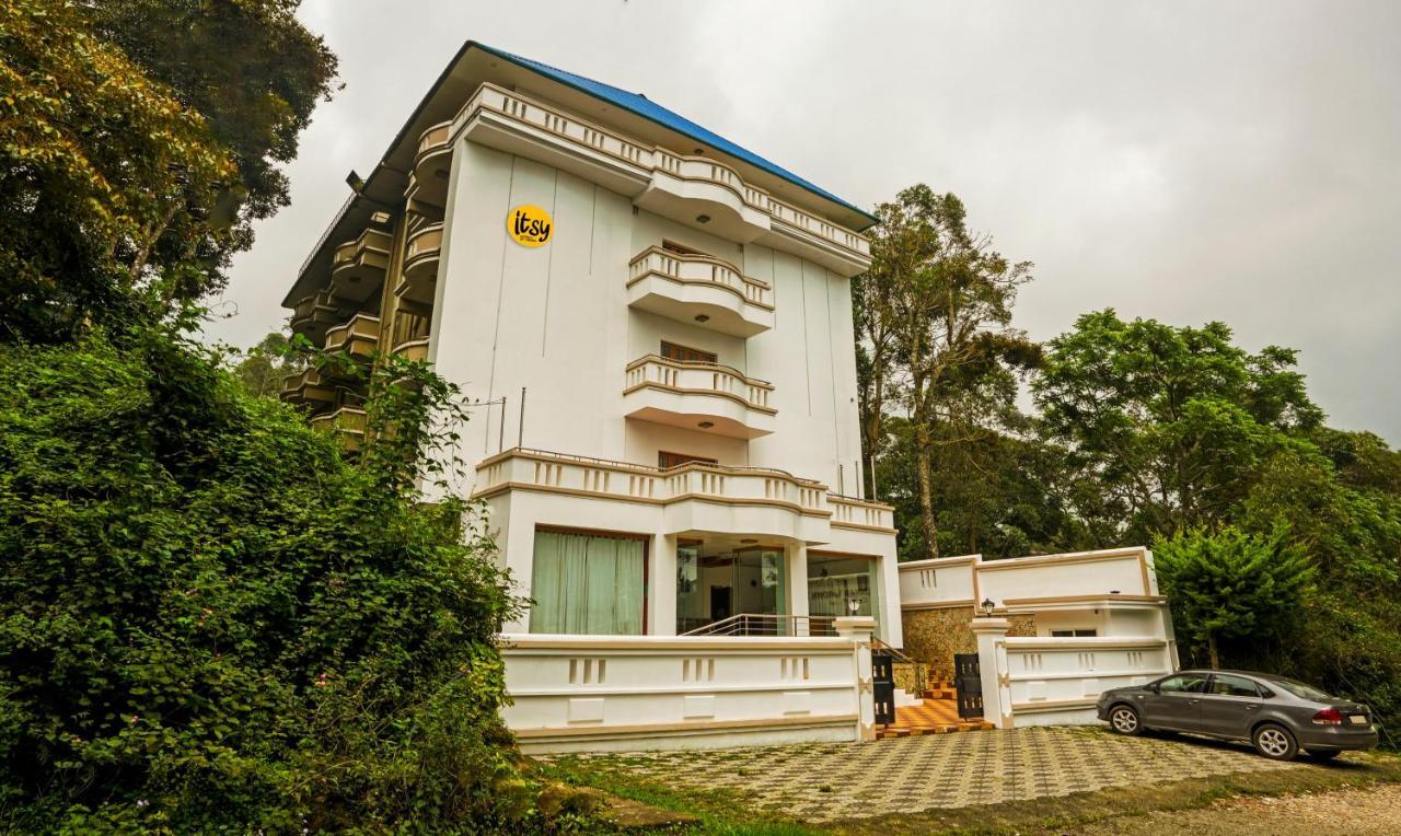 Itsy Classiyo Crown With Balcony Munnar