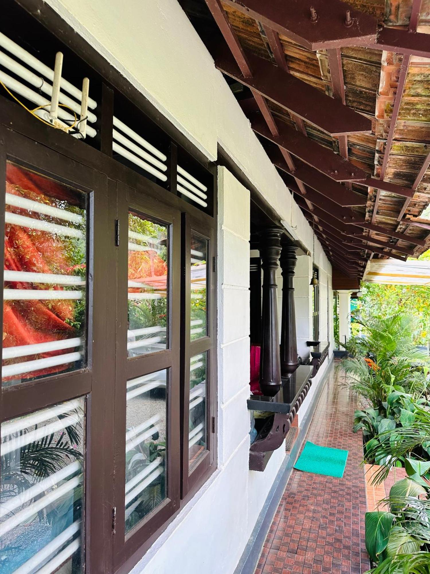 Thoppil Homestay *