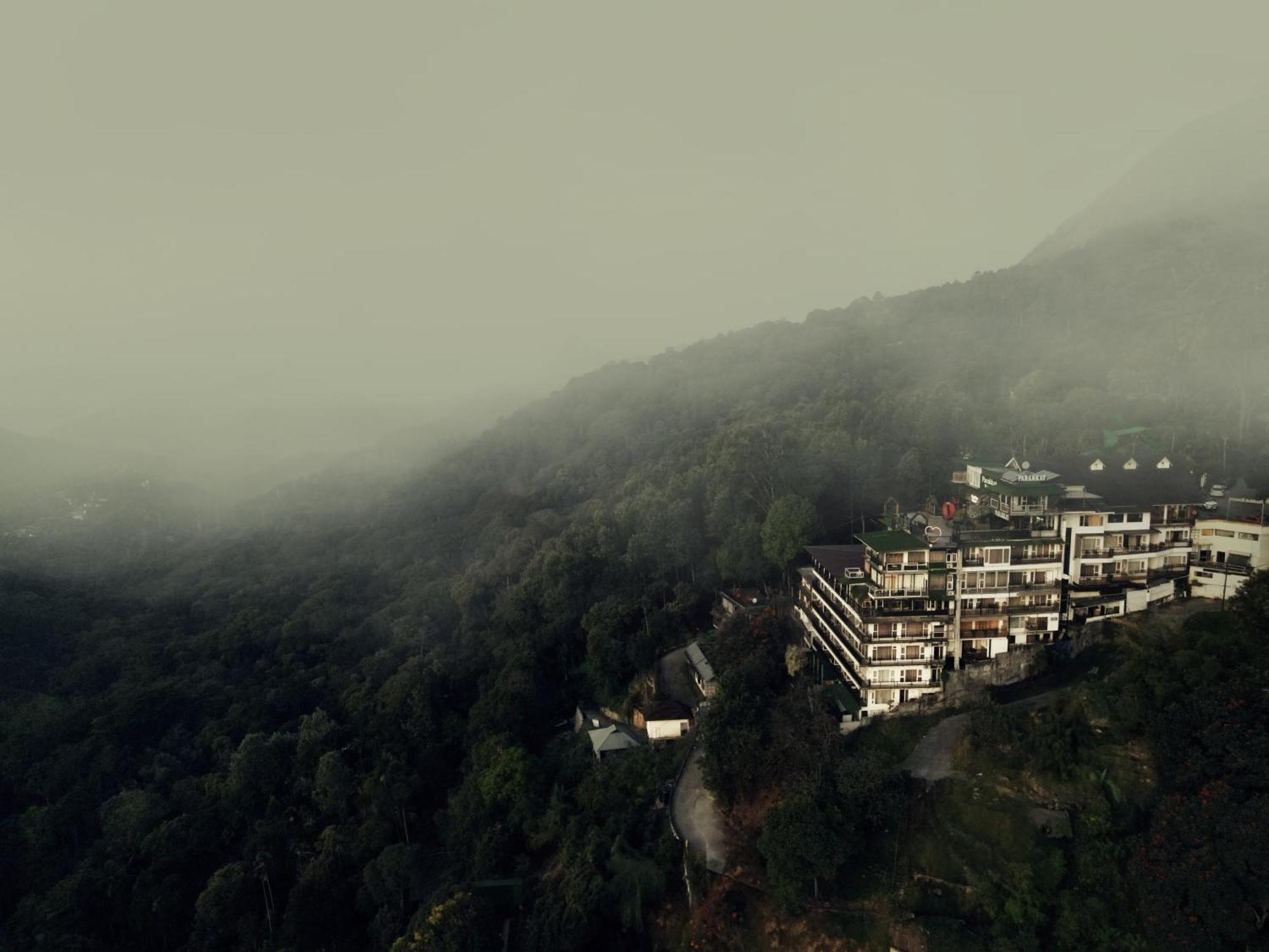 Resort Parakkat Nature Munnar