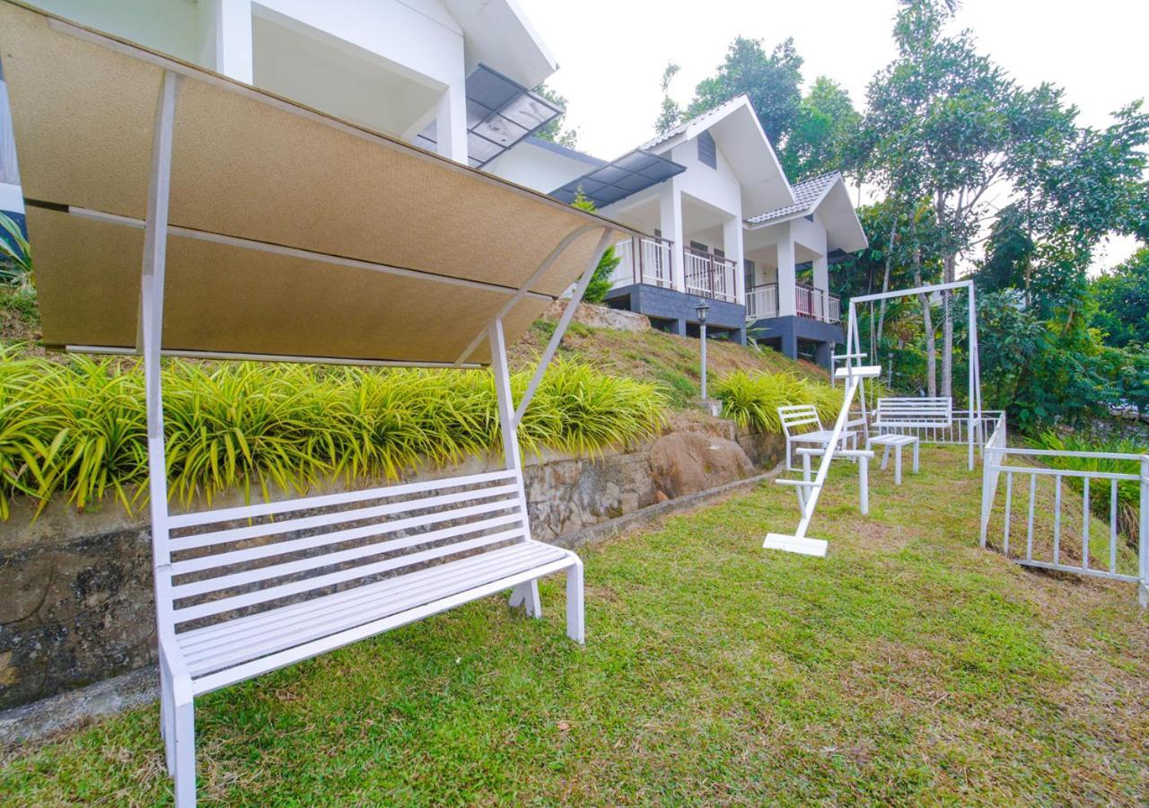 Majestic With Pool Munnar