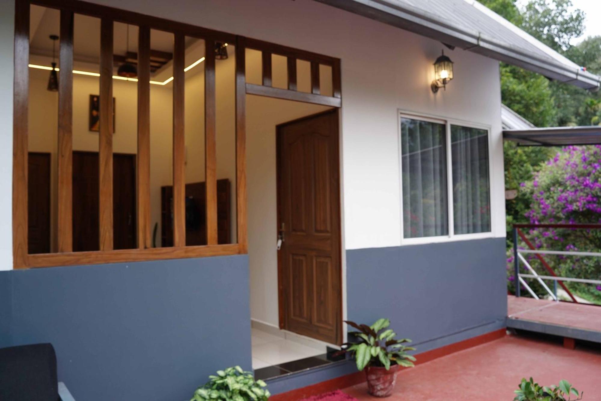 The Wayside * Munnar