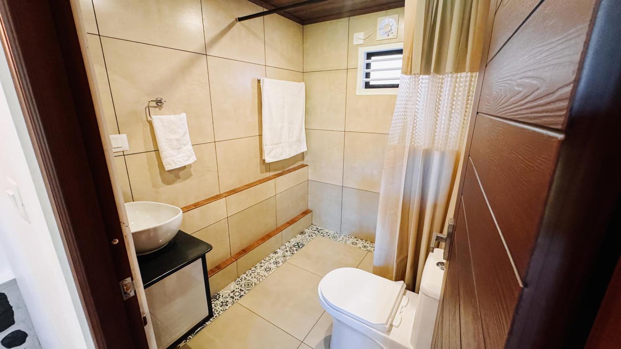 Calm Shack - 2 Bedroom-boutique Farm * Munnar