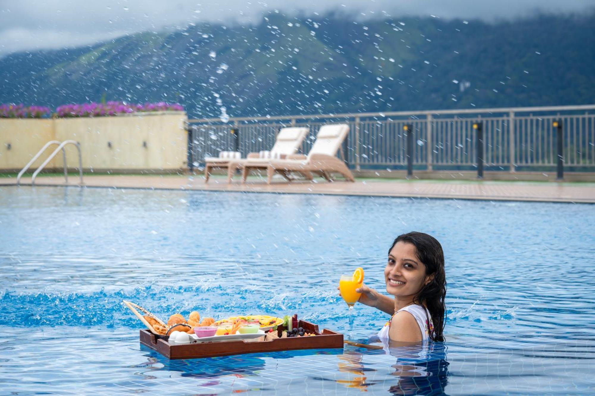 Vibe & 5* Munnar