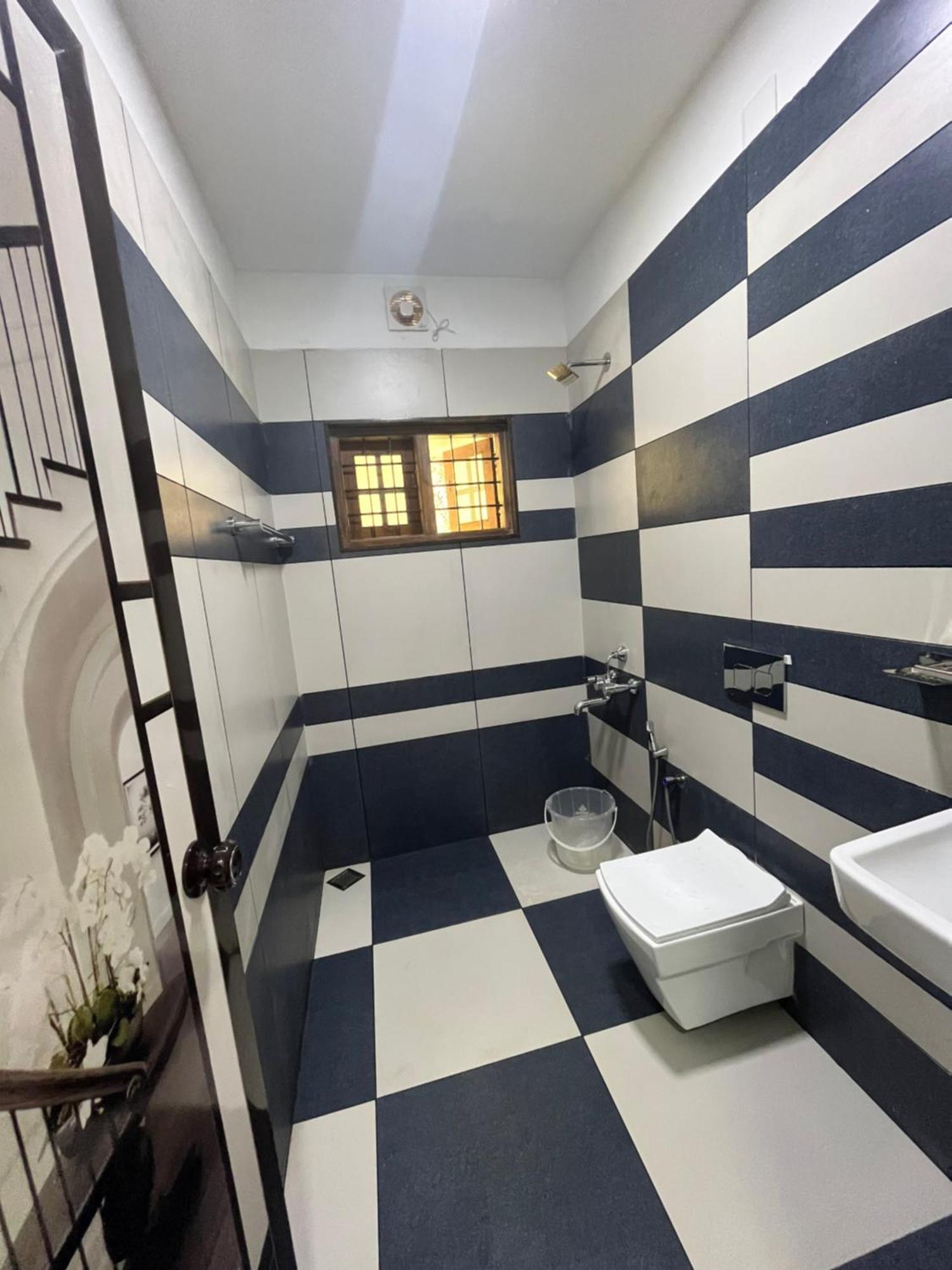Mount Court Guest house *