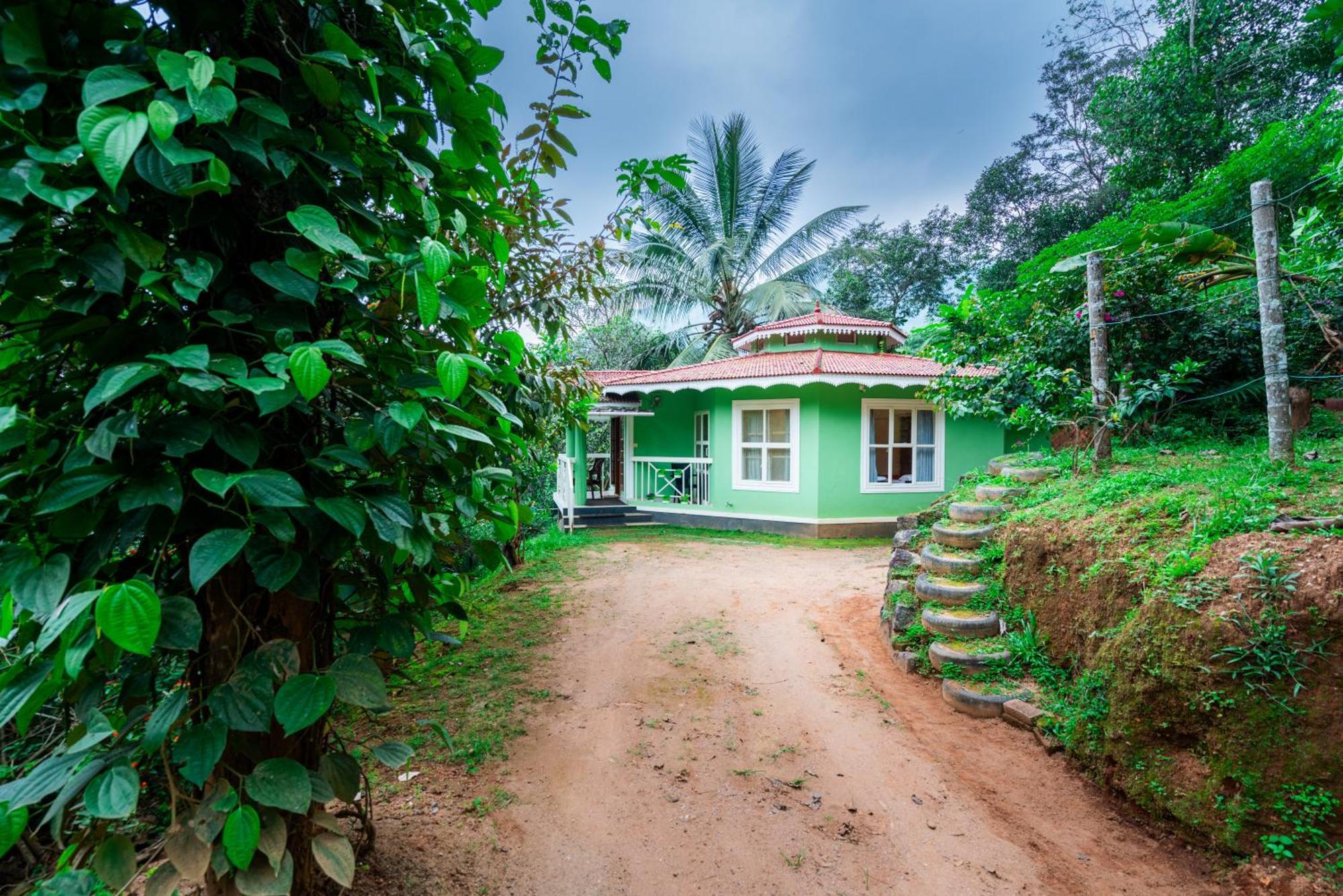 Nature Routes Lodge *