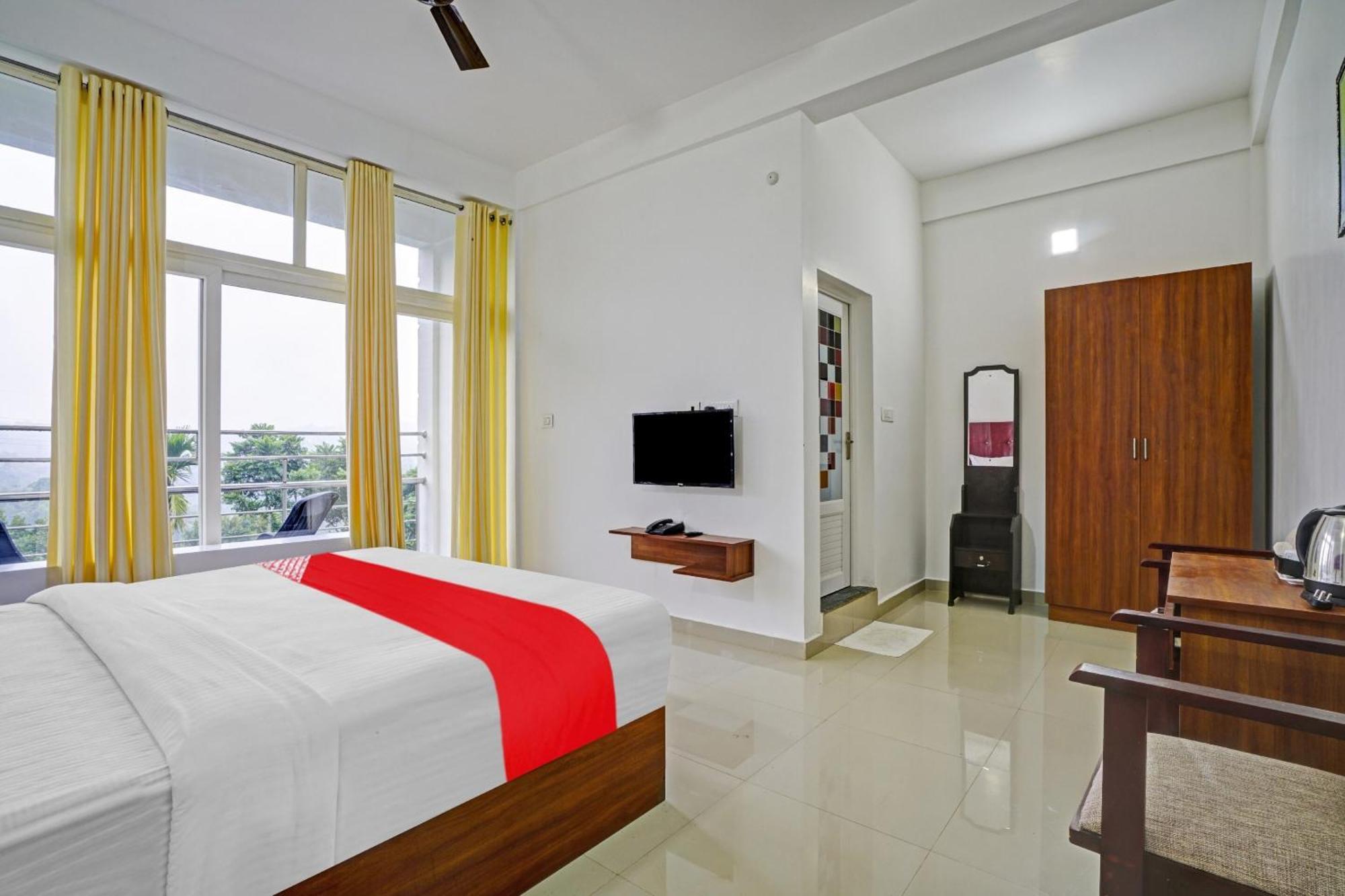 Oyo Flagship 81260 Star Lights Hotel 3*