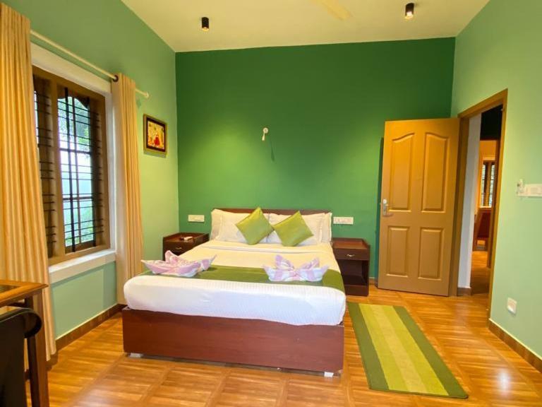 Blue Mist Bed & Breakfast Munnar