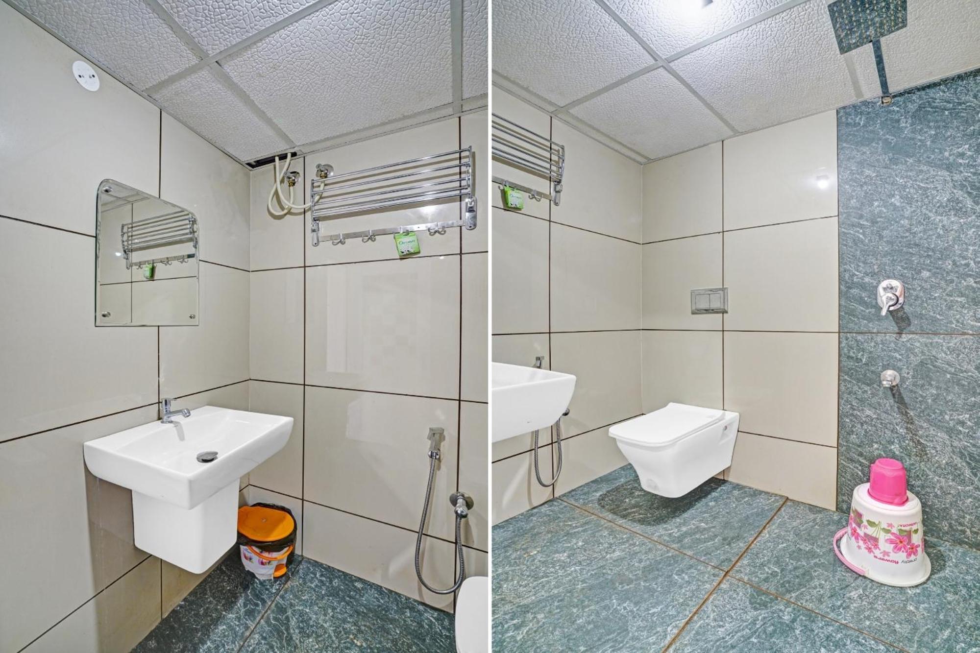 Hotel Oyo Flagship 81260 Star Lights 3*