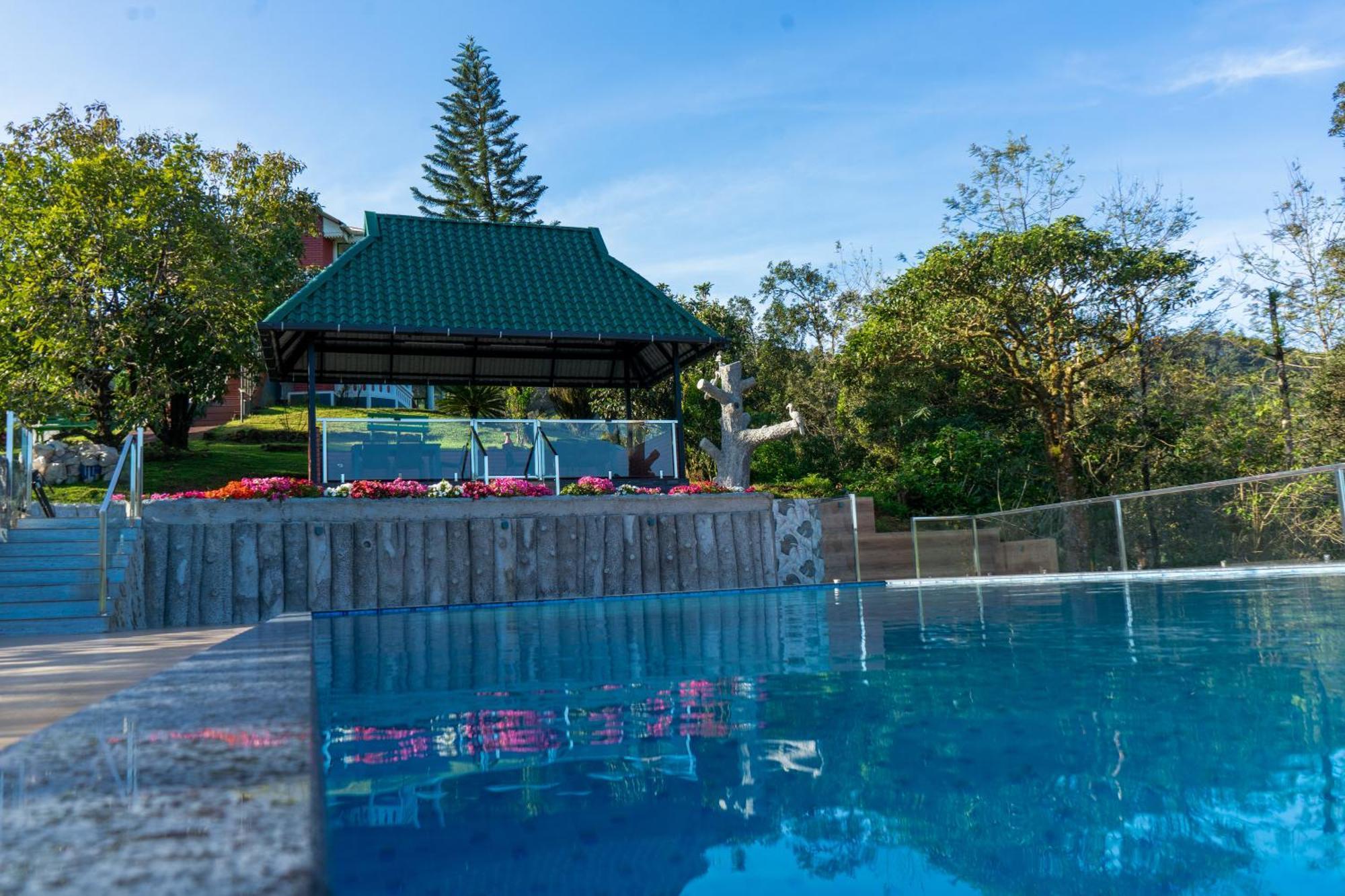 Camelot Resort 3*