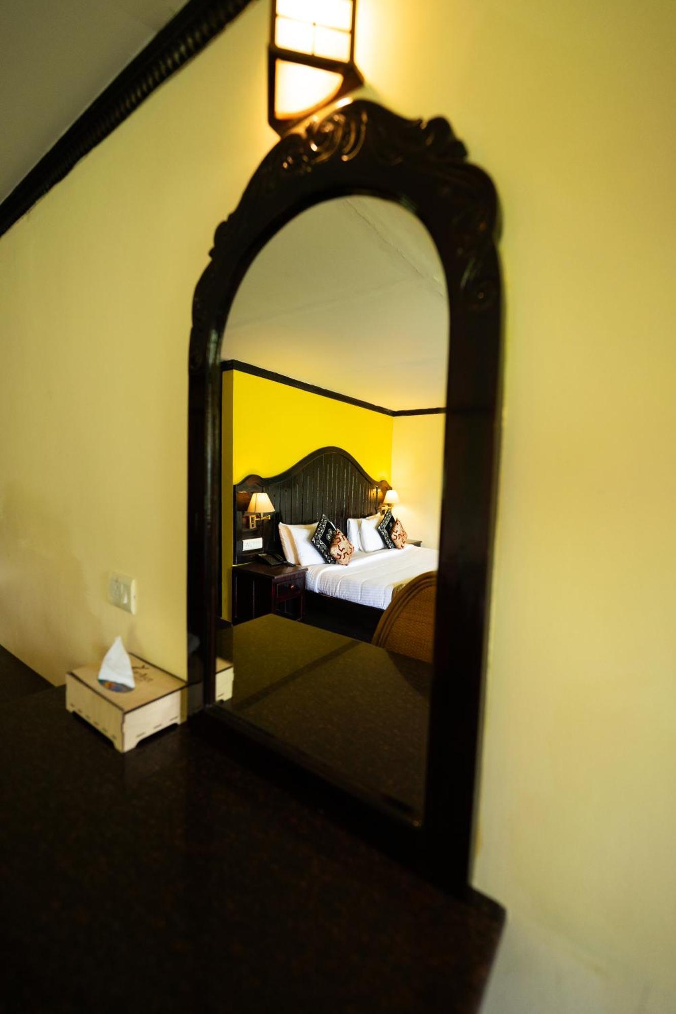 Camelot Resort 3*