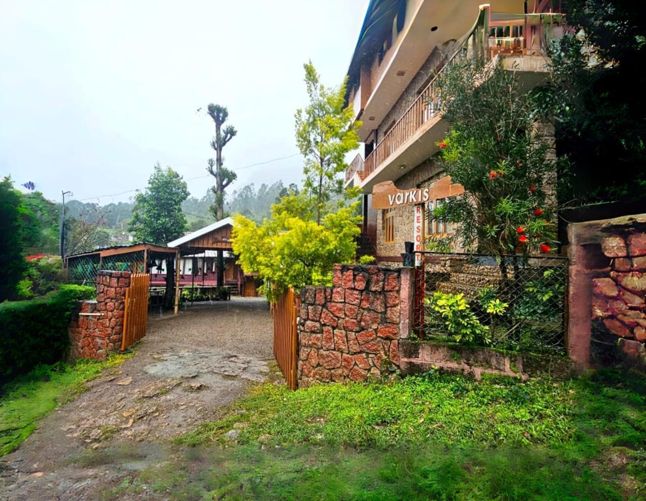 Resort Bethel Varkis *