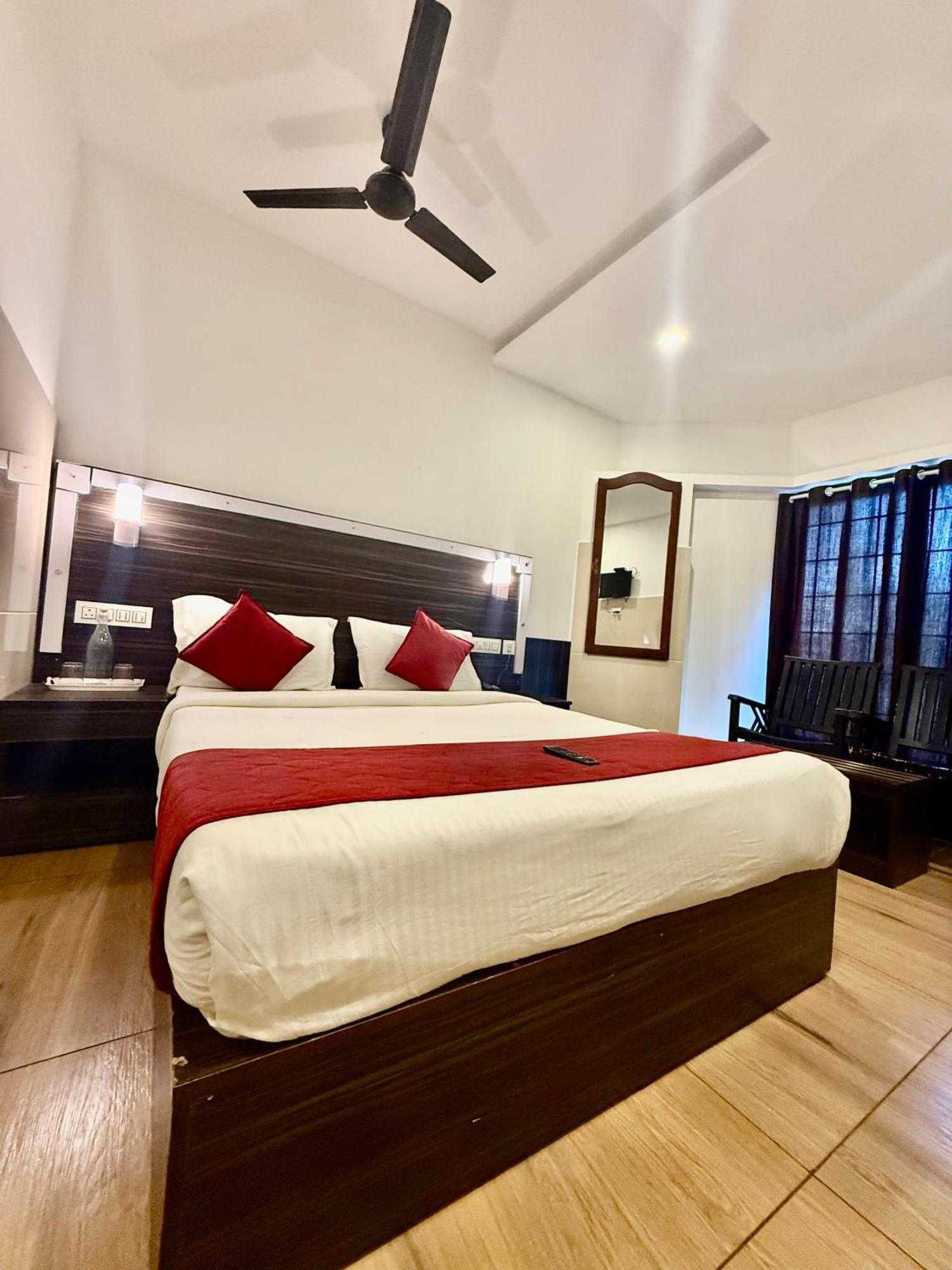 Skylark Holidays Hotel 2*