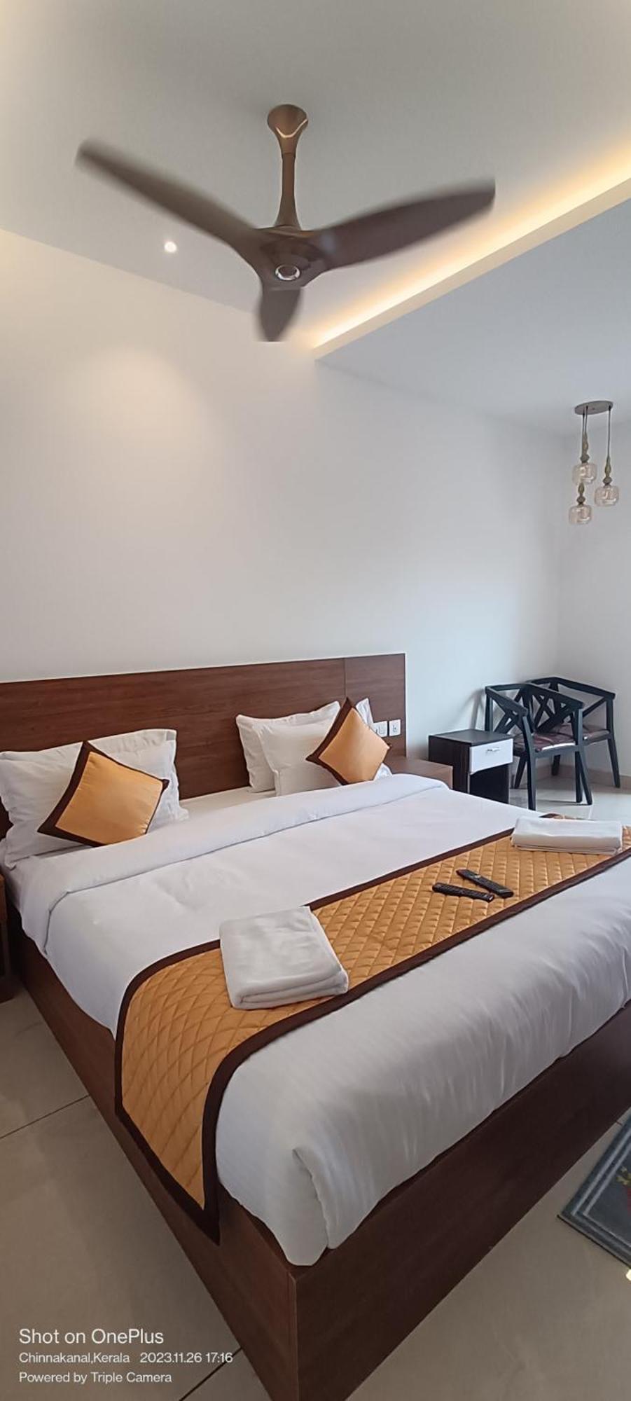Hotel Skylark Holidays Premium Munnar