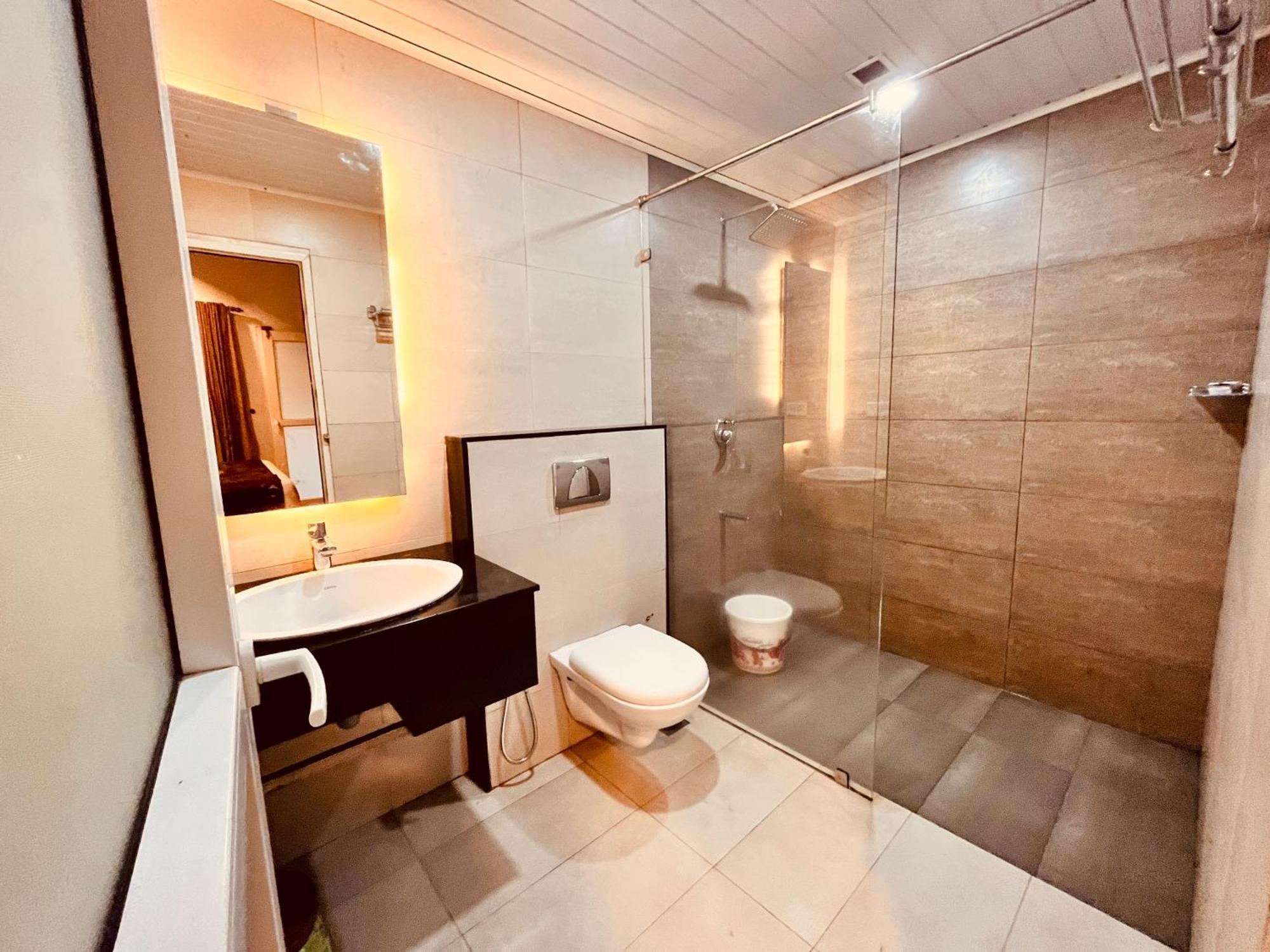 The Raarees Mist Resort, - Nested In Nature's Lap 4* Munnar